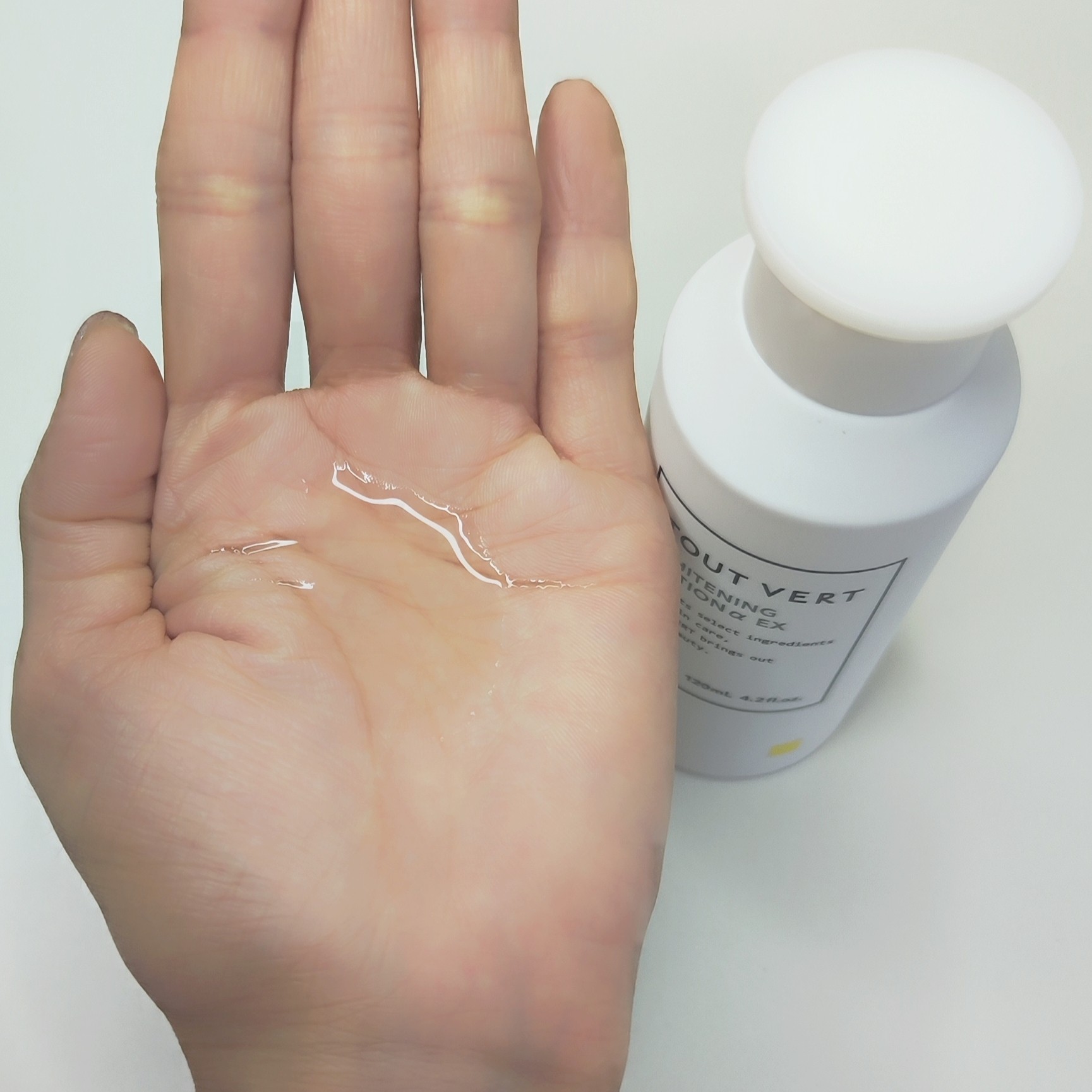トゥヴェールの薬用ホワイトニングローションα EXと薬用モイスチャー 